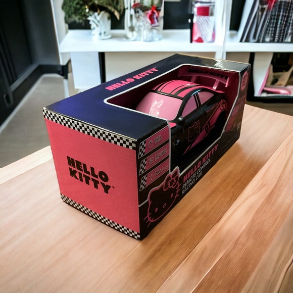 🎄Hello Kitty Cool Remote Control High Speed 32ft Distance Racing Car! - Picture 12 of 12